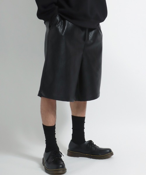 Salong hameu（サロン ハミュー）の「ワイドシルエット フェイクレザーハーフパンツ メンズ レディース/合皮/PU（その他パンツ・メンズ・ブラック・M/L）」の7枚目の写真