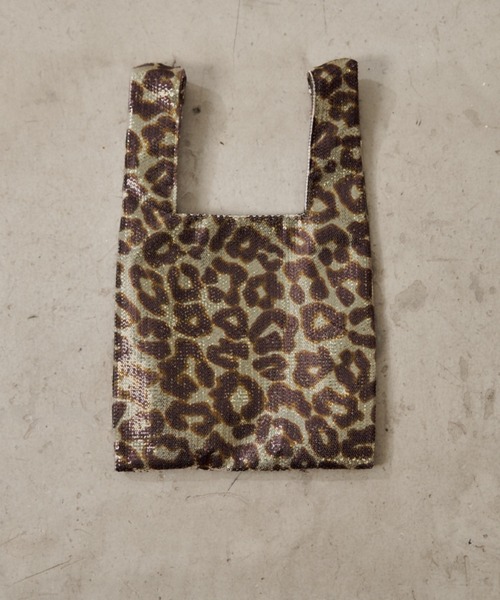 CIAOPANIC TYPY(チャオパニックティピー)の「カラビナ付きアソート柄プリントスパンコールBAG(トートバッグ・レディース・ブラウン/ブラック/シルバー/グレー・ONE SIZE)」の16枚目の写真