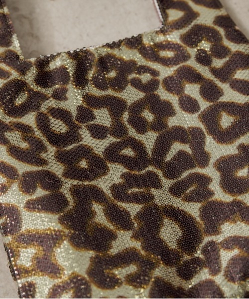 CIAOPANIC TYPY(チャオパニックティピー)の「カラビナ付きアソート柄プリントスパンコールBAG(トートバッグ・レディース・ブラウン/ブラック/シルバー/グレー・ONE SIZE)」の8枚目の写真