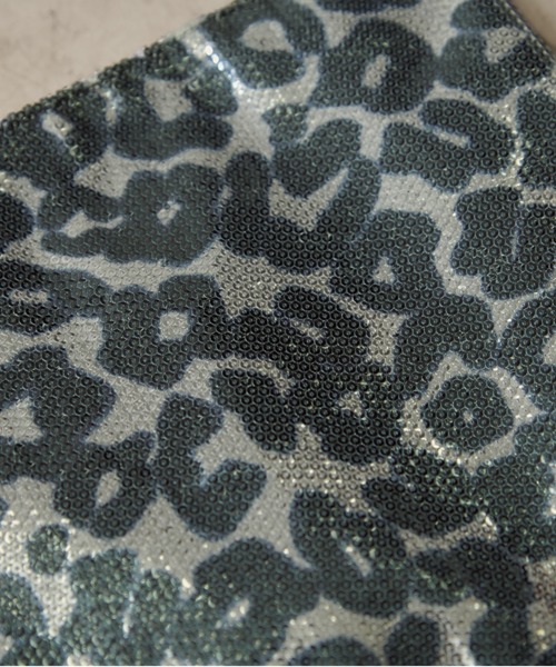 CIAOPANIC TYPY(チャオパニックティピー)の「カラビナ付きアソート柄プリントスパンコールBAG(トートバッグ・レディース・ブラウン/ブラック/シルバー/グレー・ONE SIZE)」の9枚目の写真