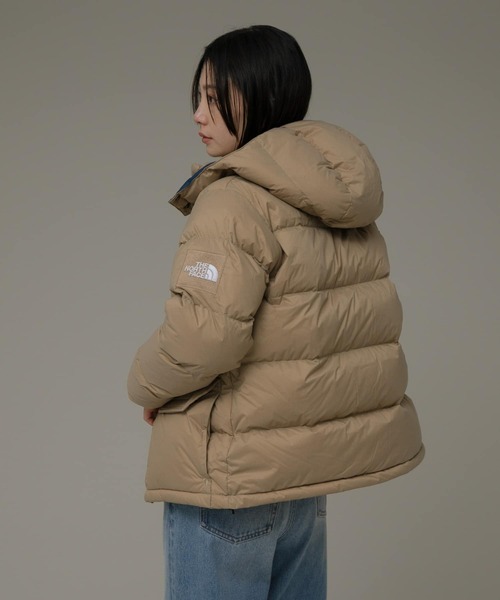 THE NORTH FACE（ザノースフェイス）の「THE NORTH FACE　CAMP SIERRA SHORT（ダウンジャケット/コート・レディース・ベージュ/ブラック・MEDIUM/LARGE）」の22枚目の写真