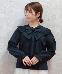 フラット衿ブラウス