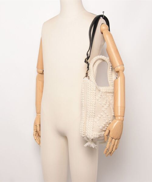 MAISON mou(メゾンムー)の「【Swaraj/スワラージ】JQ 2waySQトート(手織り)(トートバッグ・レディース・ホワイト/ライトピンク・FREE)」の3枚目の写真
