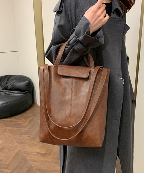 IRADOWL(アイラドール)の「PUレザーヴィンテージライク縦長A4トートバッグ(トートバッグ・レディース・ブラウン/キャメル/ブラック・FREE)」の2枚目の写真