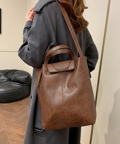 IRADOWL(アイラドール)の「PUレザーヴィンテージライク縦長A4トートバッグ(トートバッグ・レディース・ブラウン/キャメル/ブラック・FREE)」の9枚目の写真