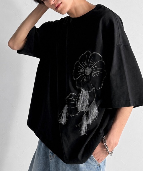 Classical Origin（クラシカルオリジン）の「【Classical Origin】「遊び心が揺れ動く。」フラワーステッチアップリケデザインTシャツ／Flower Stitch Applique Design T-Shirt（Tシャツ/カットソー・メンズ・チャコール/オフホワイト/ブラック・MEDIUM/LARGE/SMALL）」の17枚目の写真