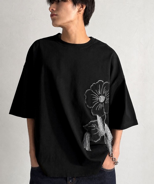 Classical Origin（クラシカルオリジン）の「【Classical Origin】「遊び心が揺れ動く。」フラワーステッチアップリケデザインTシャツ／Flower Stitch Applique Design T-Shirt（Tシャツ/カットソー・メンズ・チャコール/オフホワイト/ブラック・MEDIUM/LARGE/SMALL）」の16枚目の写真
