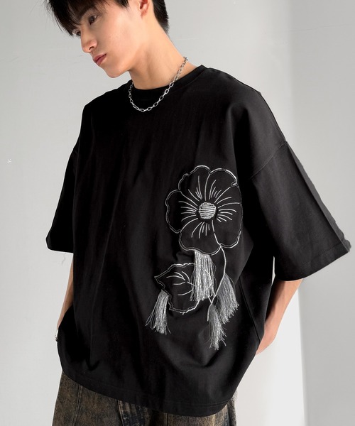 Classical Origin（クラシカルオリジン）の「【Classical Origin】「遊び心が揺れ動く。」フラワーステッチアップリケデザインTシャツ／Flower Stitch Applique Design T-Shirt（Tシャツ/カットソー・メンズ・チャコール/オフホワイト/ブラック・MEDIUM/LARGE/SMALL）」の22枚目の写真