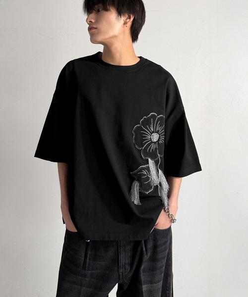 Classical Origin（クラシカルオリジン）の「【Classical Origin】「遊び心が揺れ動く。」フラワーステッチアップリケデザインTシャツ／Flower Stitch Applique Design T-Shirt（Tシャツ/カットソー・メンズ・チャコール/オフホワイト/ブラック・MEDIUM/LARGE/SMALL）」の18枚目の写真