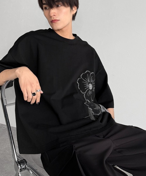 Classical Origin（クラシカルオリジン）の「【Classical Origin】「遊び心が揺れ動く。」フラワーステッチアップリケデザインTシャツ／Flower Stitch Applique Design T-Shirt（Tシャツ/カットソー・メンズ・チャコール/オフホワイト/ブラック・MEDIUM/LARGE/SMALL）」の19枚目の写真