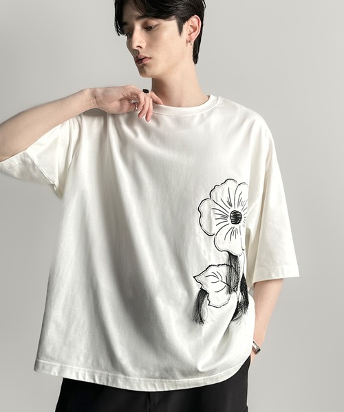 Classical Origin（クラシカルオリジン）の「【Classical Origin】「遊び心が揺れ動く。」フラワーステッチアップリケデザインTシャツ／Flower Stitch Applique Design T-Shirt（Tシャツ/カットソー・メンズ・チャコール/オフホワイト/ブラック・MEDIUM/LARGE/SMALL）」の9枚目の写真
