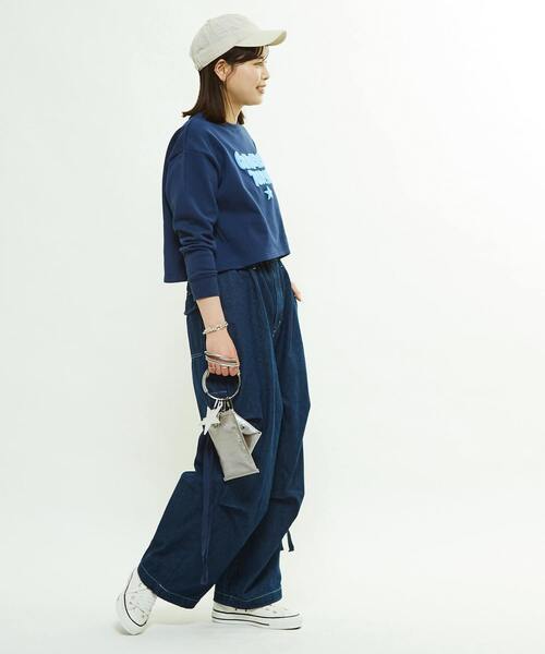 CONVERSE TOKYO（コンバーストウキョウ）の「CRUSHEDFOAM PRINT SHORT LOGO SWEAT（スウェット・レディース・グレー/ネイビー/ホワイト・FREE）」の10枚目の写真