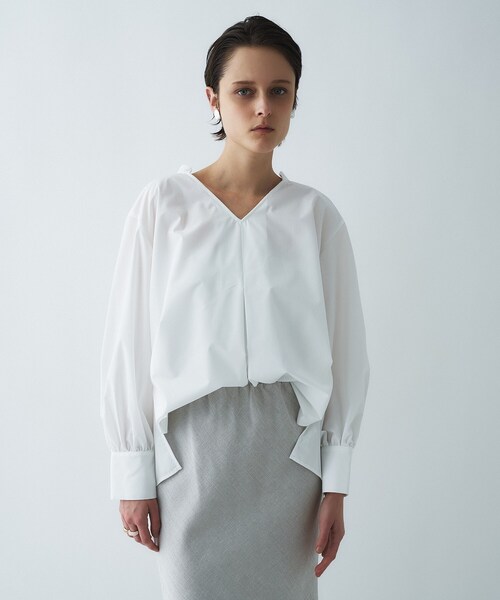 cloenc（クロエンス）の「【手洗い可】タックフォルムブラウス（シャツ/ブラウス・レディース・ホワイト/ライトグリーン/ダークグレー・02）」の6枚目の写真