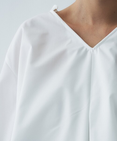 cloenc（クロエンス）の「【手洗い可】タックフォルムブラウス（シャツ/ブラウス・レディース・ホワイト/ライトグリーン/ダークグレー・02）」の9枚目の写真