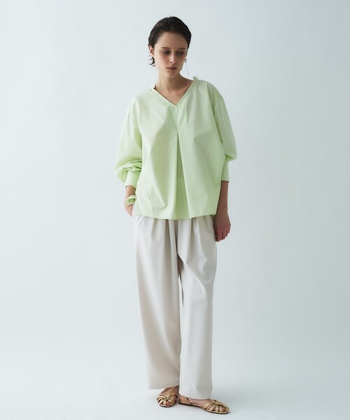 cloenc（クロエンス）の「【手洗い可】タックフォルムブラウス（シャツ/ブラウス・レディース・ホワイト/ライトグリーン/ダークグレー・02）」の10枚目の写真