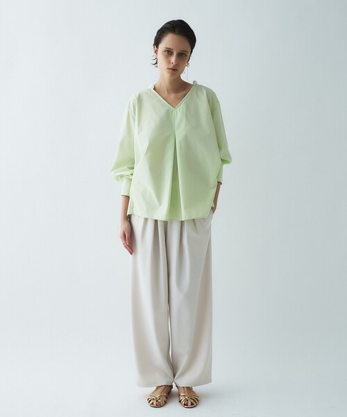 cloenc（クロエンス）の「【手洗い可】タックフォルムブラウス（シャツ/ブラウス・レディース・ホワイト/ライトグリーン/ダークグレー・02）」の11枚目の写真