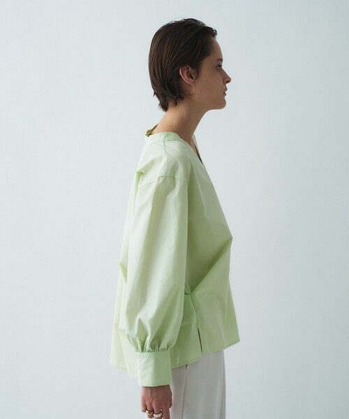 cloenc（クロエンス）の「【手洗い可】タックフォルムブラウス（シャツ/ブラウス・レディース・ホワイト/ライトグリーン/ダークグレー・02）」の14枚目の写真