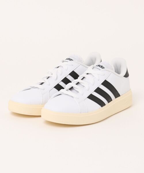 adidas(アディダス)の「《adidas》GRANDCOURT BASE 2.0 U(スニーカー・メンズ・ホワイト/ブラック/ホワイト×ブラック/グレー系その他・26.0cm/26.5cm/27.0cm/27.5cm/28.0cm/25.5cm/23.5cm/24.0cm/24.5cm/25.0cm/23.0cm/22.5cm)」の1枚目の写真