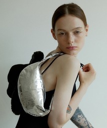 double quotes（ダブルクオーツ）の「「double quotes/ダブルクオーツ」クロワッサンバッグ　シルバー（ショルダーバッグ）」