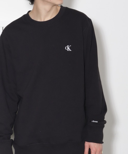 Calvin Klein Jeans（カルヴァンクラインジーンズ）の「【Calvin Klein JEANS/カルバンクライン ジーンズ】 ワンポイント ロゴ刺繍 クルーネック スウェット トレーナー（スウェット・メンズ・ホワイト/ブラック・XL/L/S/M）」の18枚目の写真