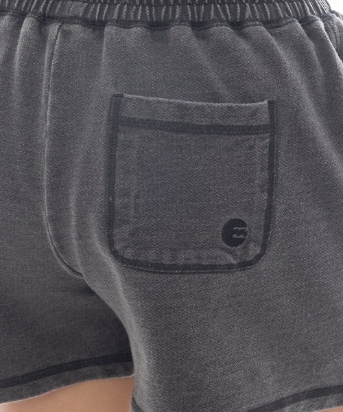 BILLABONG(ビラボン)の「BILLABONG レディース SWEAT WALK SHORTS セットアップボトムス 【2025年春夏モデル】/ビラボンウエストゴムドローコード付きワンポイントウォークショーツ(スウェットパンツ・レディース・ブラック系その他/ライトブルー・LARGE/MEDIUM)」の5枚目の写真