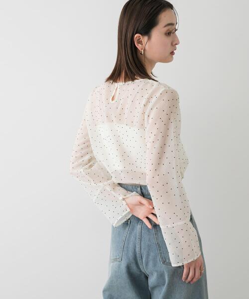 SENSE OF PLACE by URBAN RESEARCH（センスオブプレイスバイアーバンリサーチ）の「フロッキードットシアーブラウス（Tシャツ/カットソー・レディース・ブラック系その他/ホワイト系その他/ブルー系その他・ONE）」の15枚目の写真