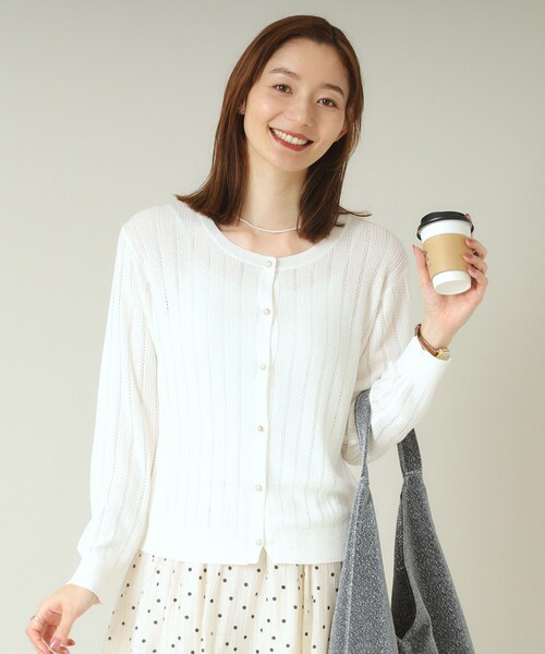 ITS'DEMO(イッツデモ)の「【手洗い可】透かし編みクルーカーデ(カーディガン/ボレロ・レディース・オフホワイト/ブラック/サックスブルー/レッド系1・00)」の2枚目の写真