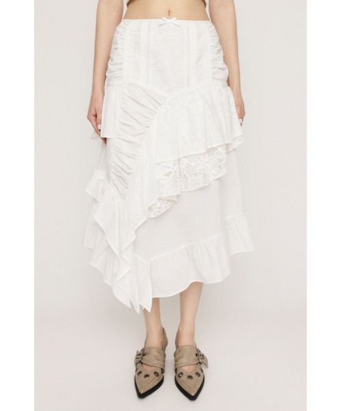 SLY（スライ）の「COTTON LACED WRAP DESIGN L/SK コットンレース ドラップ デザイン ロングスカート（スカート・レディース・ホワイト/ブラック・1/2）」の3枚目の写真