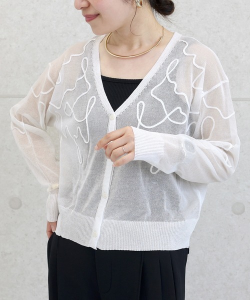 Aletta vita(アレッタビータ)の「コード刺繍Vネックカーディガン(カーディガン/ボレロ・レディース・オフホワイト/ダークブラウン/ネイビー・M)」の2枚目の写真