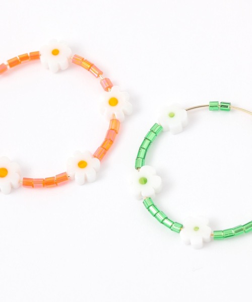 niko and...(ニコアンド)の「ビーズフラワーカラーピアス(ピアス(両耳用)・レディース・オレンジ/グリーン・0)」の3枚目の写真