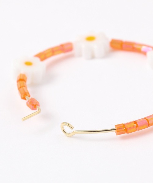 niko and...(ニコアンド)の「ビーズフラワーカラーピアス(ピアス(両耳用)・レディース・オレンジ/グリーン・0)」の4枚目の写真