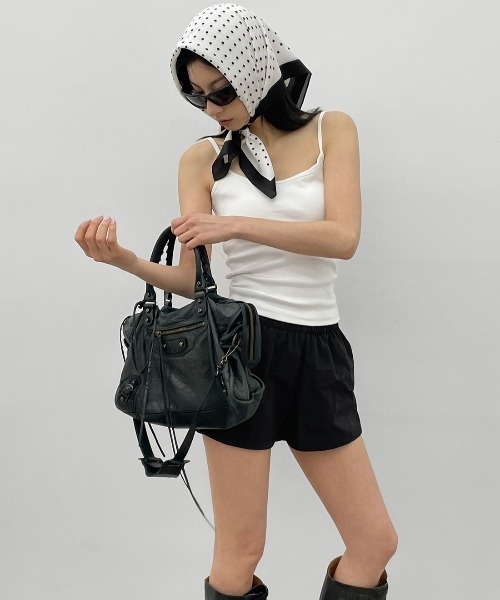 BLACKUP（ブラックアップ）の「[MADE] イージーベーシックリブストラップキャミソール(カップ付き)（キャミソール・レディース・ブラック/アイボリー・LARGE/MEDIUM/SMALL）」の12枚目の写真