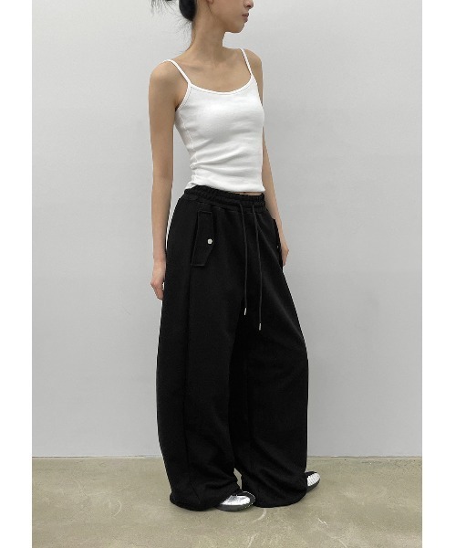 BLACKUP（ブラックアップ）の「[MADE] イージーベーシックリブストラップキャミソール(カップ付き)（キャミソール・レディース・ブラック/アイボリー・LARGE/MEDIUM/SMALL）」の17枚目の写真