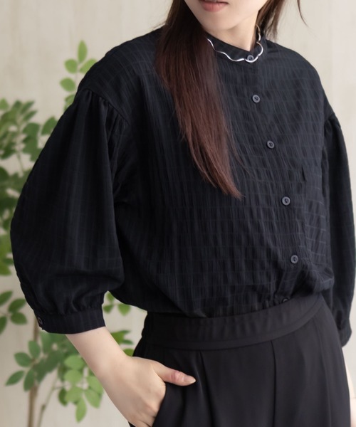 HusHusH（ハッシュアッシュ）の「HusHusH バンドカラー7分ブラウス（シャツ/ブラウス・レディース・アイボリー/ブラック/サックスブルー・M/L）」の3枚目の写真