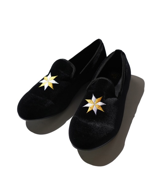 THRIFTY LOOK（スリフティールック）の「THRIFTY LOOK / スリフティールック "VALERO STAR" OPERA SHOES バレロスター 星 刺しゅう ナバホ オペラシューズ（バレエシューズ・メンズ・ブラック系その他/ブラック・6/9/10/5）」の2枚目の写真