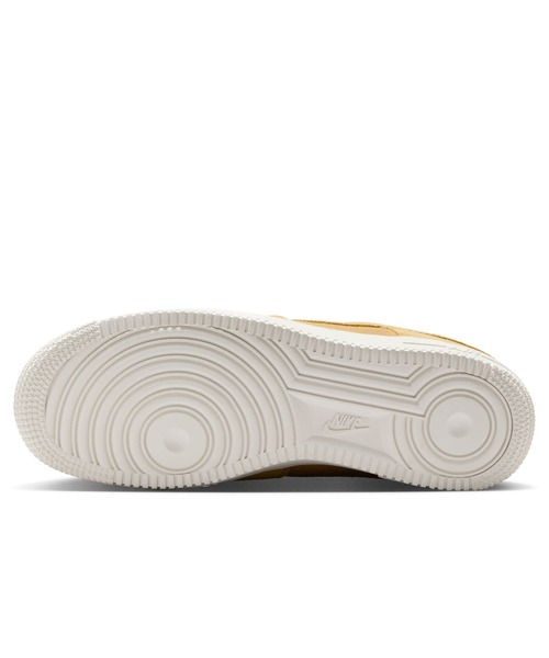 NIKE(ナイキ)の「NIKE WMNS AIR FORCE 1 07 HJ5336-700(スニーカー・レディース・ベージュ・24cm/24.5cm/23.5cm)」の4枚目の写真