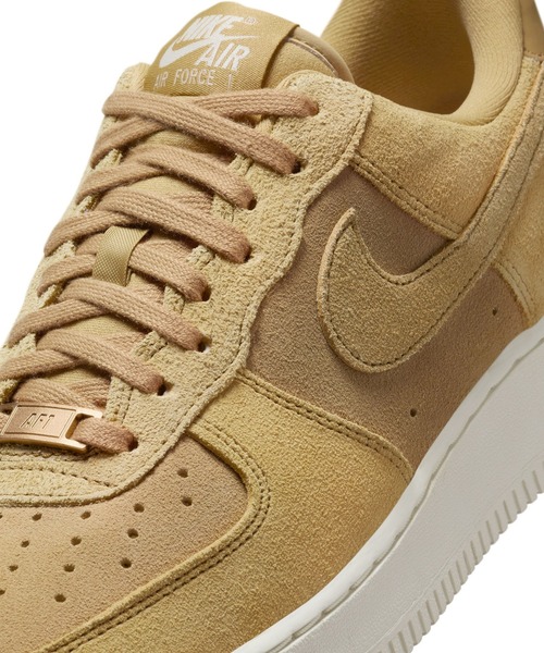 NIKE(ナイキ)の「NIKE WMNS AIR FORCE 1 07 HJ5336-700(スニーカー・レディース・ベージュ・24cm/24.5cm/23.5cm)」の6枚目の写真