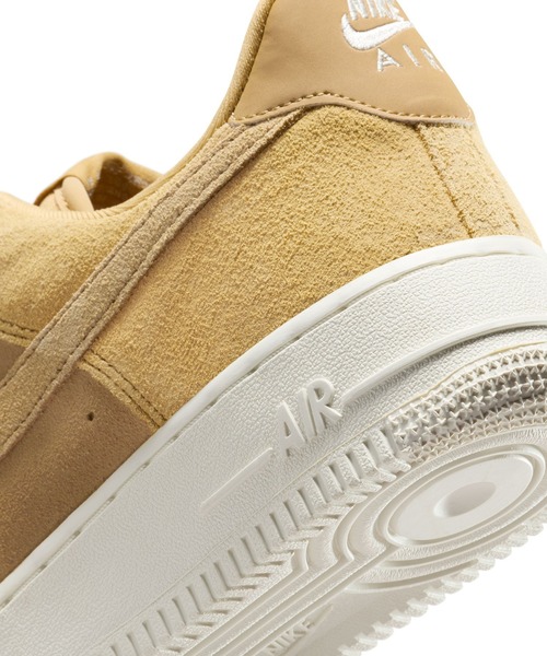 NIKE(ナイキ)の「NIKE WMNS AIR FORCE 1 07 HJ5336-700(スニーカー・レディース・ベージュ・24cm/24.5cm/23.5cm)」の7枚目の写真