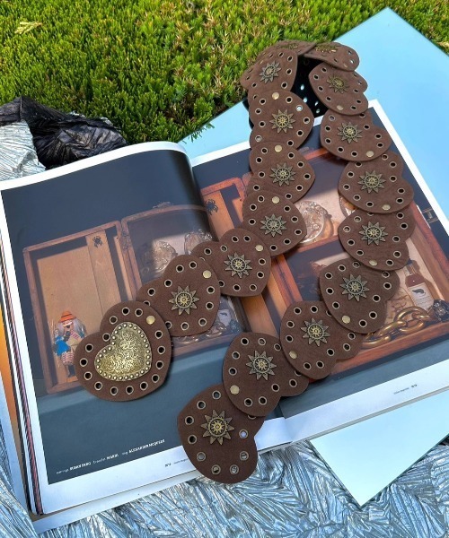 VIBGYOR（ヴィブジョー）の「【LAMPOON】ハートコンチョベルト（ベルト・レディース・ブラウン・FREE）」の4枚目の写真