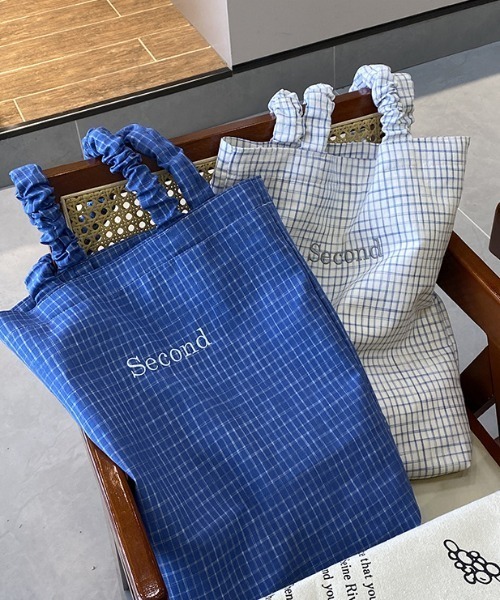 mebole(メボレ)の「Second Plaid Tote bag(トートバッグ・レディース・ブルー/ホワイト/ライトグリーン・FREE)」の11枚目の写真