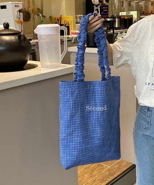 mebole(メボレ)の「Second Plaid Tote bag(トートバッグ・レディース・ブルー/ホワイト/ライトグリーン・FREE)」の17枚目の写真