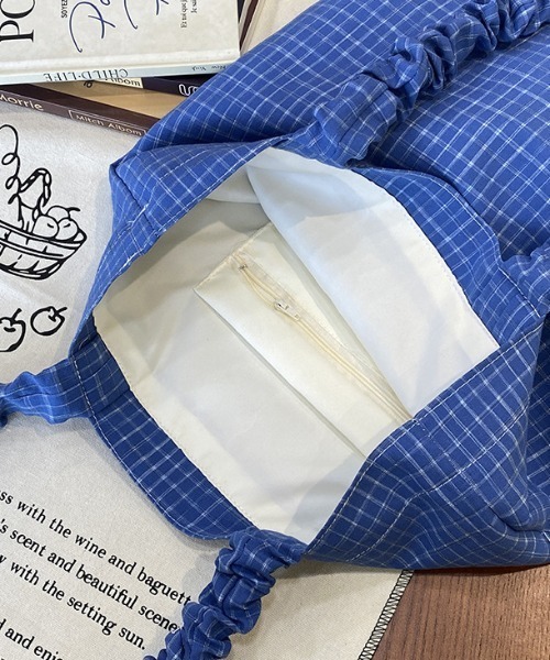 mebole(メボレ)の「Second Plaid Tote bag(トートバッグ・レディース・ブルー/ホワイト/ライトグリーン・FREE)」の13枚目の写真