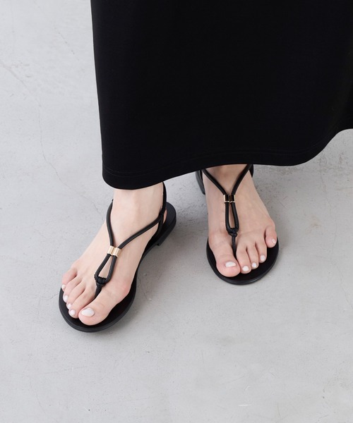 NICOLAS LAINAS（ニコラスライナス）の「【NICOLAS LAINAS】スリムトングフラットサンダル（サンダル・レディース・ブラック・38/37）」の3枚目の写真