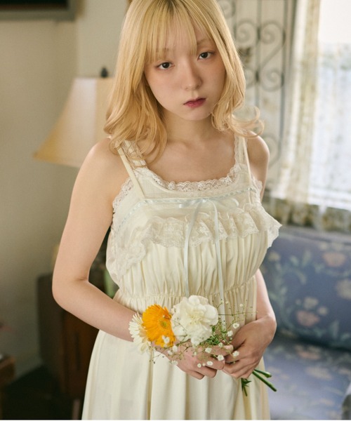 kutir（クティール）の「【クティールとレトロ】2サイズ展開　レースドッキングサテンキャミワンピース（ワンピース・レディース・オフホワイト/ブルー/ネイビー・LARGE/SMALL）」の19枚目の写真