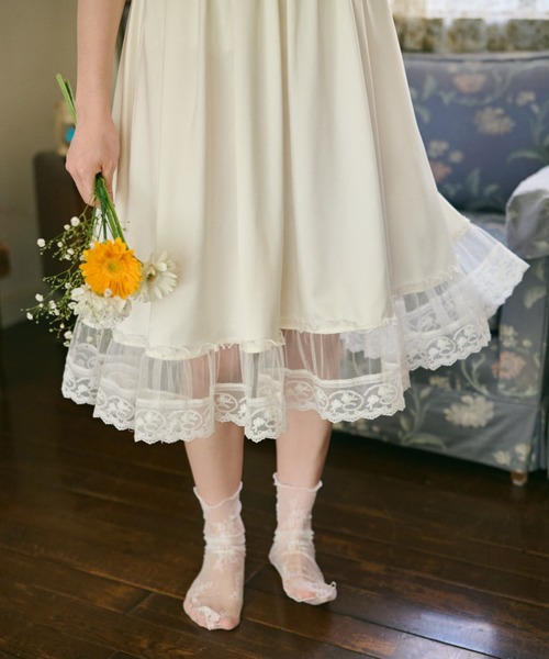 kutir（クティール）の「【クティールとレトロ】2サイズ展開　レースドッキングサテンキャミワンピース（ワンピース・レディース・オフホワイト/ブルー/ネイビー・LARGE/SMALL）」の7枚目の写真