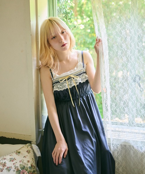 クティールとレトロ】2サイズ展開 レースドッキングサテンキャミ