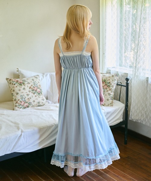 kutir（クティール）の「【クティールとレトロ】2サイズ展開　レースドッキングサテンキャミワンピース（ワンピース・レディース・オフホワイト/ブルー/ネイビー・LARGE/SMALL）」の10枚目の写真