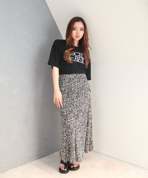 CECIL McBEE(セシルマクビー)の「プリーツマーメイドスカート(スカート・レディース・ベージュ/チャコールグレー/ブルー/ブラック・MEDIUM/LARGE)」の3枚目の写真