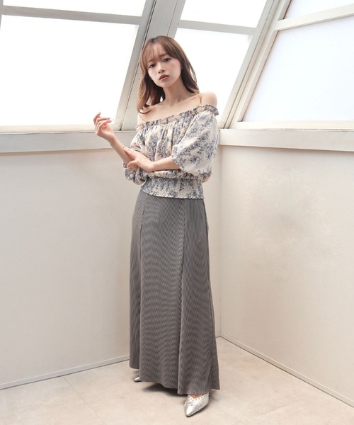 CECIL McBEE(セシルマクビー)の「プリーツマーメイドスカート(スカート・レディース・ベージュ/チャコールグレー/ブルー/ブラック・MEDIUM/LARGE)」の2枚目の写真