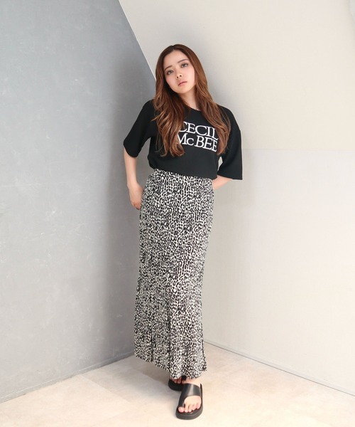 CECIL McBEE(セシルマクビー)の「プリーツマーメイドスカート(スカート・レディース・ベージュ/チャコールグレー/ブルー/ブラック・MEDIUM/LARGE)」の21枚目の写真